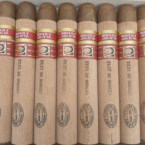 Lot 262 - Romeo y Julieta Cedros De Luxe 