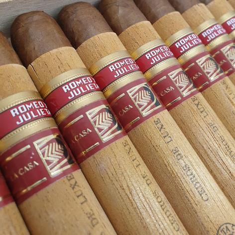 Lot 262 - Romeo y Julieta Cedros De Luxe