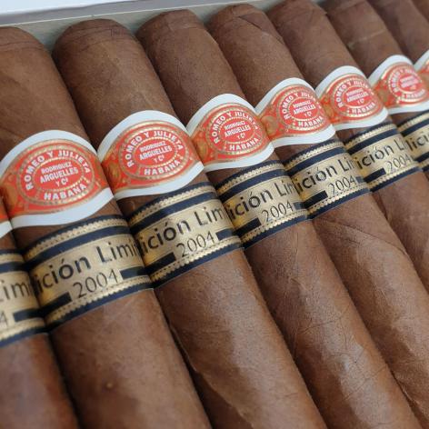 Lot 264 - Romeo y Julieta Hermosos No.2