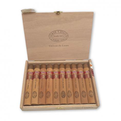 Lot 264 - Romeo y Julieta Cedros De Luxe 
