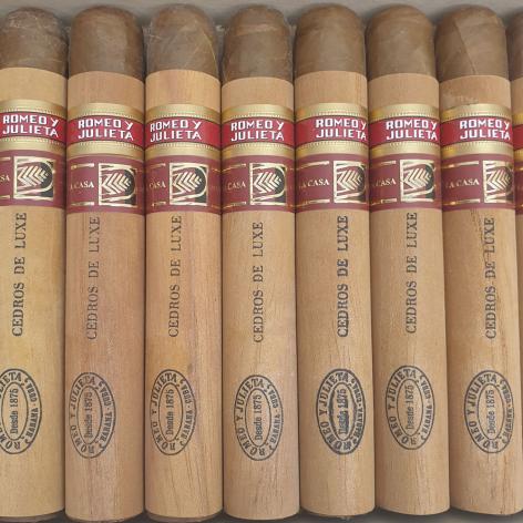 Lot 264 - Romeo y Julieta Cedros De Luxe 