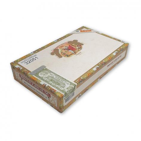 Lot 266 - Romeo y Julieta Cedros de Luxe No. 3