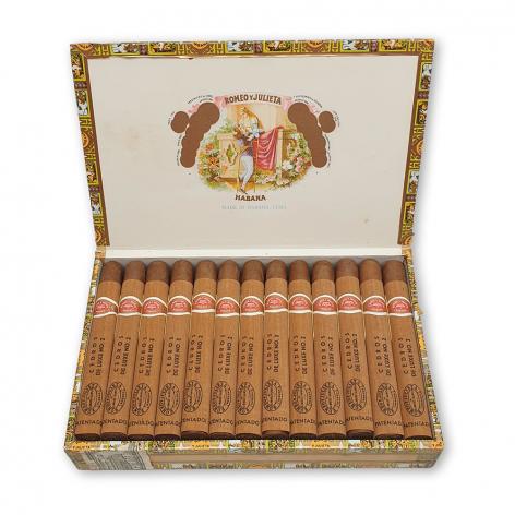 Lot 266 - Romeo y Julieta Cedros de Luxe No. 2