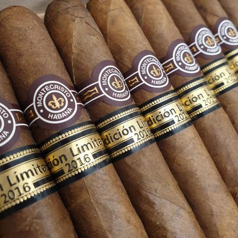 Lot 266 - Montecristo Dantes