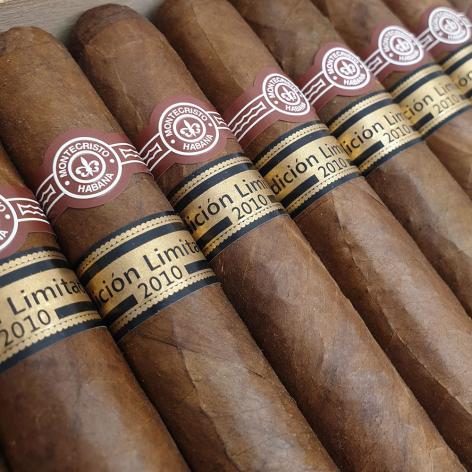 Lot 267 - Montecristo Grand Edmundo