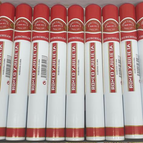 Lot 268 - Romeo y Julieta Churchills 
