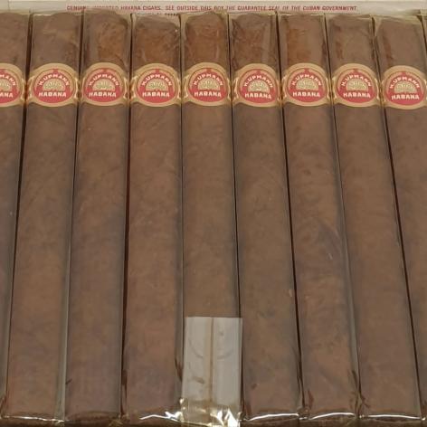 Lot 26 - H. Upmann Especiales