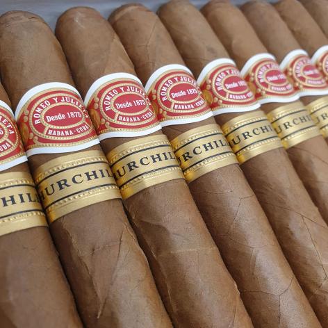 Lot 272 - Romeo y Julieta Churchills 