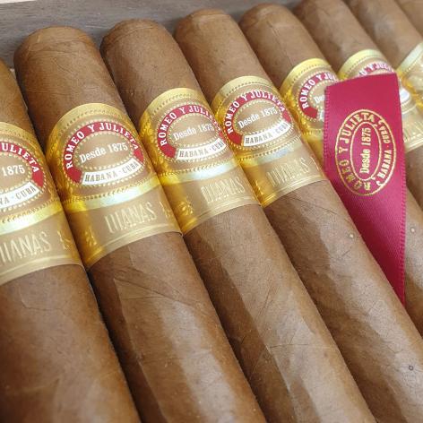 Lot 273 - Romeo y Julieta Dianas
