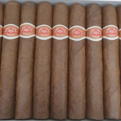Lot 275 - Romeo y Julieta Exhibicion No.4