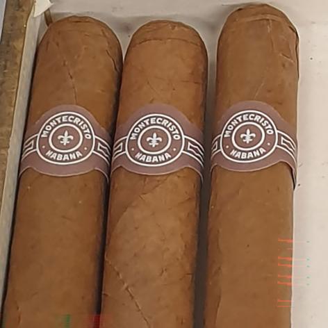 Lot 275 - Montecristo No. 4