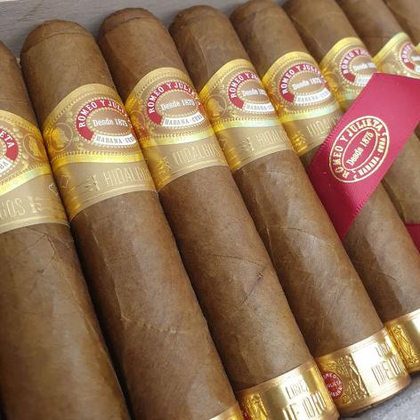 Lot 276 - Romeo y Julieta Hidalgos
