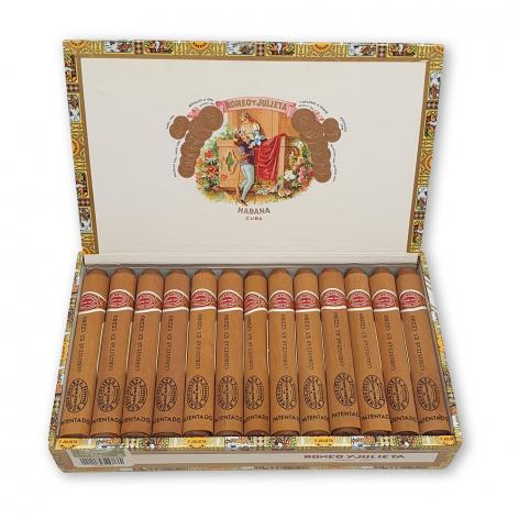 Lot 277 - Romeo y Julieta Coronitas en Cedro