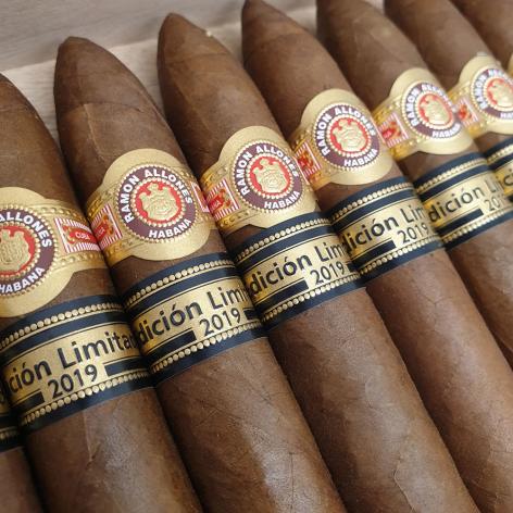Lot 281 - Ramon Allones No. 2
