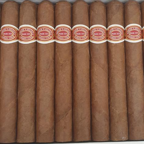 Lot 282 - Romeo y Julieta Petit Coronas
