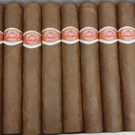 Lot 282 - Romeo y Julieta Exhibicion No.4