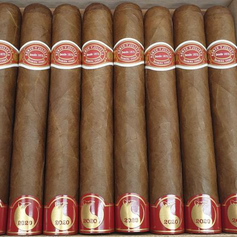 Lot 284 - Romeo y Julieta Maravilla 8
