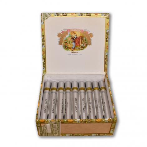 Lot 286 - Romeo y Julieta  Churchills