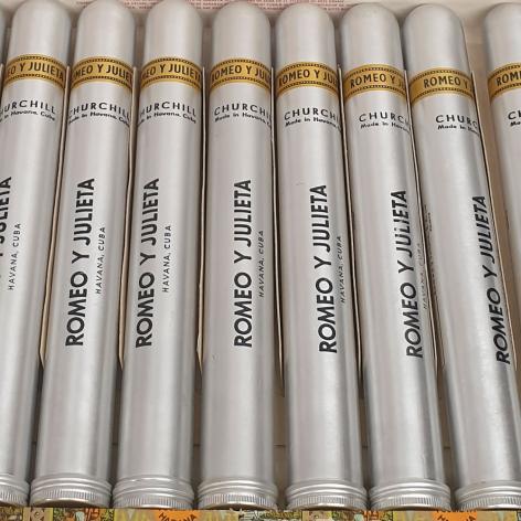 Lot 286 - Romeo y Julieta Churchills