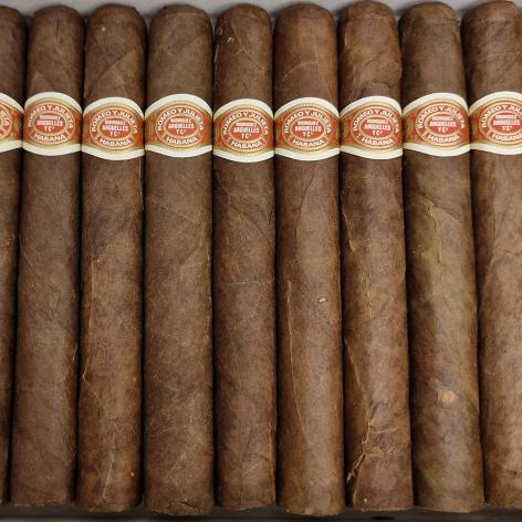 Lot 286 - Romeo y Julieta Petit Coronas