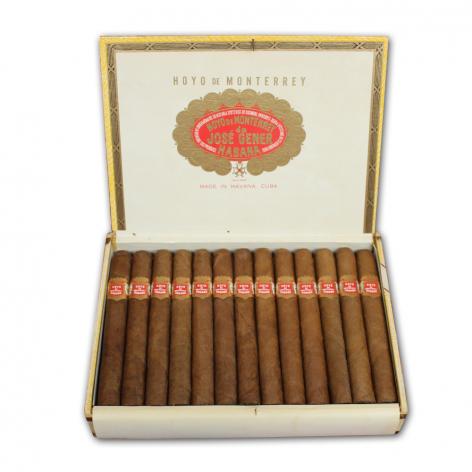 Lot 28 - Hoyo de Monterrey Coronas