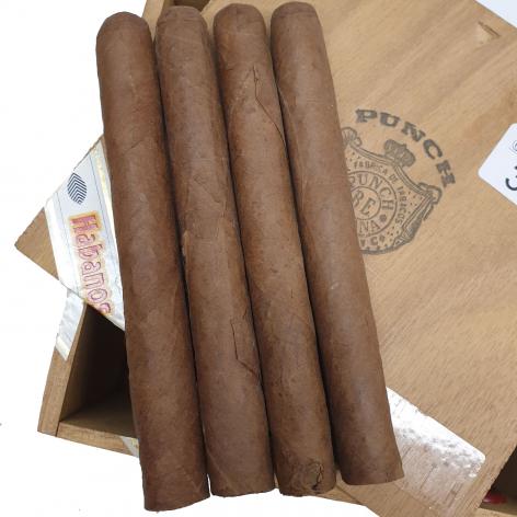 Lot 28 - Punch Coronas 