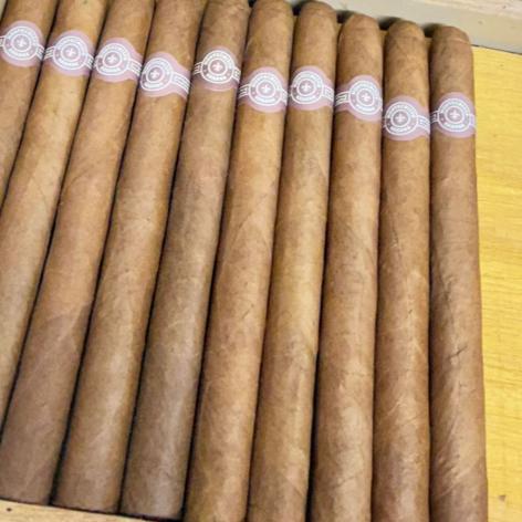Lot 28 - Montecristo Especiales No. 2
