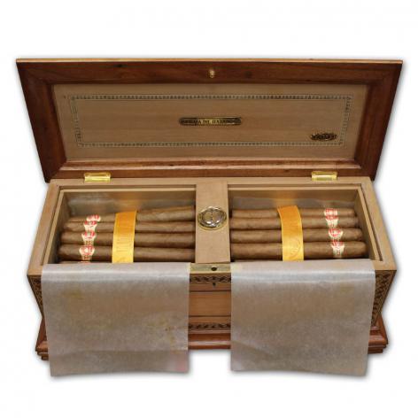 Lot 290 - H.Upmann Antique Replica Humidor