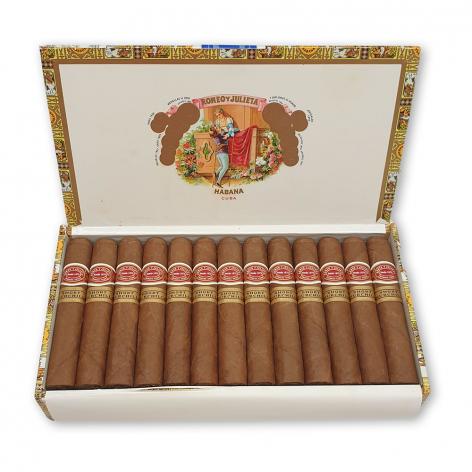 Lot 291 - Romeo y Julieta Short Churchills 