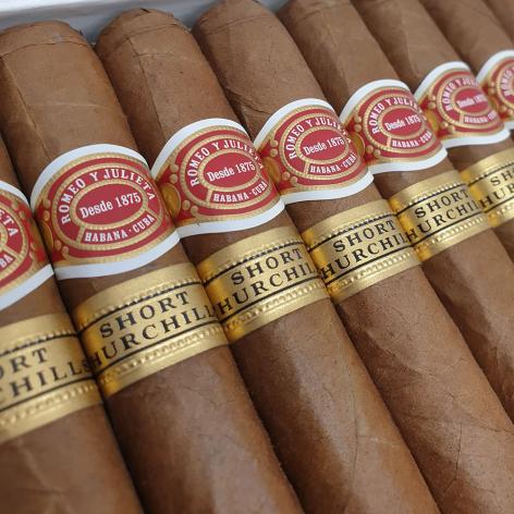 Lot 291 - Romeo y Julieta Short Churchills 