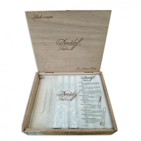 Lot 293 - Davidoff Tubos 