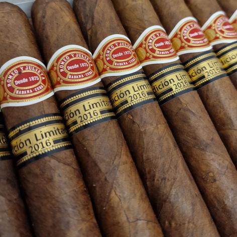 Lot 297 - Romeo y Julieta Capuletos