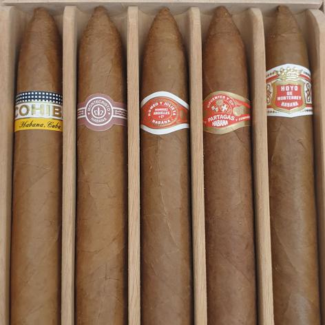 Lot 299 - Seleccion Piramide