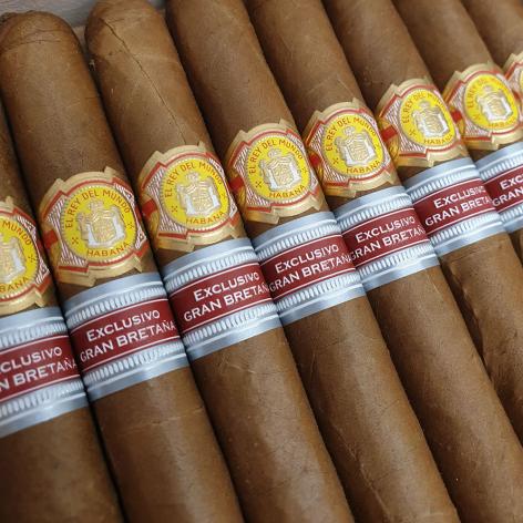 Lot 299 - El Rey Del Mundo La Reina 