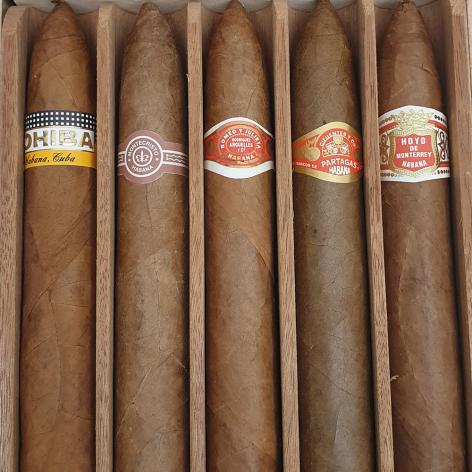 Lot 300 - Seleccion Piramide