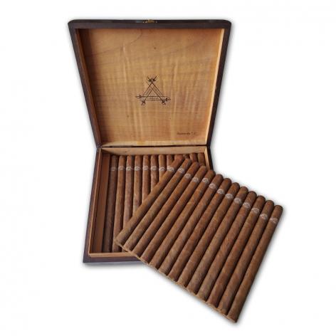 Lot 301 - Montecristo A