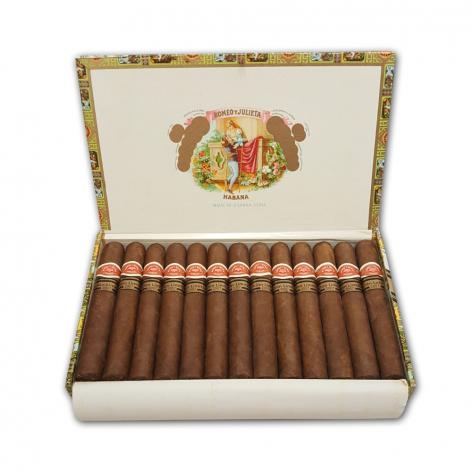 Lot 302 - Romeo y Julieta Escudos