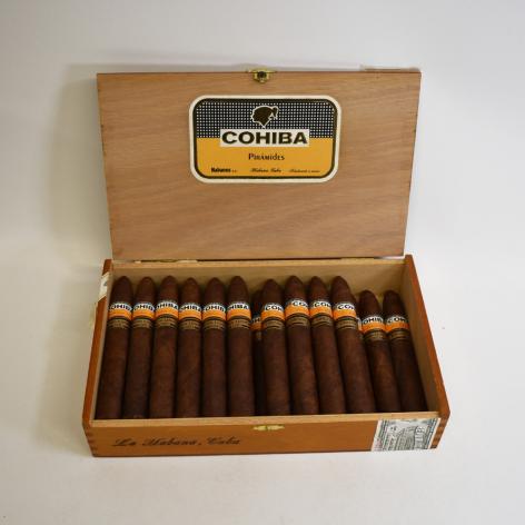 Lot 304 - Cohiba Piramides