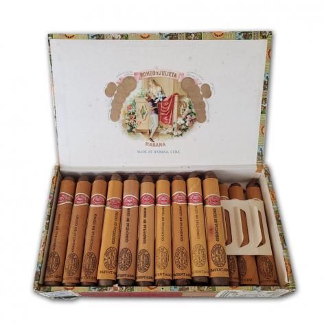 Lot 312 - Romeo y Julieta Coronitas en Cedro