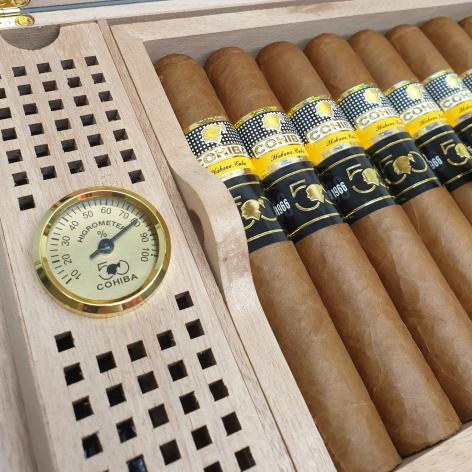 Lot 312 - Cohiba Majestuosos 1966