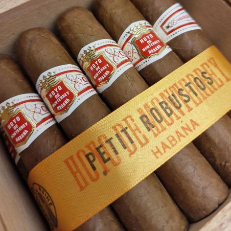 Lot 312 - Hoyo de Monterrey Petit Robustos