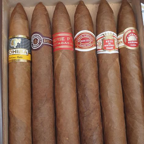 Lot 313 - Seleccion Piramide