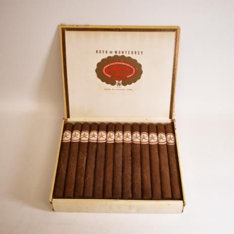 Lot 31 - Hoyo de Monterrey Double Coronas 