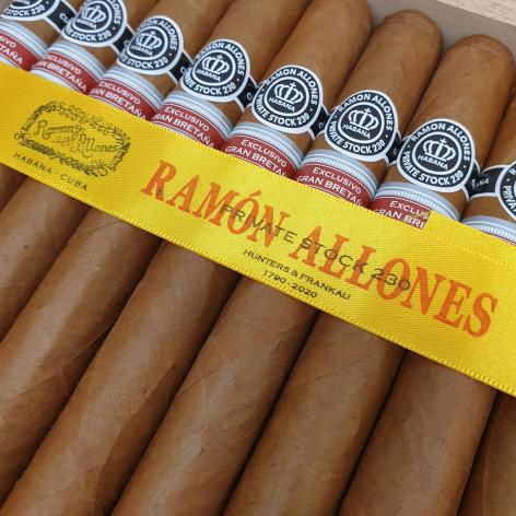 Lot 322 - Ramon Allones Private Stock 230 