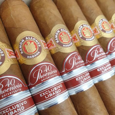 Lot 326 - Ramon Allones Phoenicio 40