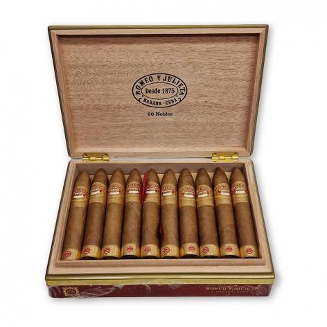 Lot 326 - Romeo y Julieta Nobles