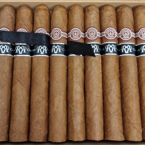 Lot 327 - Montecristo No. 4 Reserva