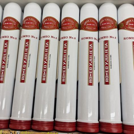 Lot 327 - Romeo y Julieta Romeo No. 2
