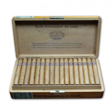Lot 328 - Romeo y Julieta Petit Coronations de Luxe