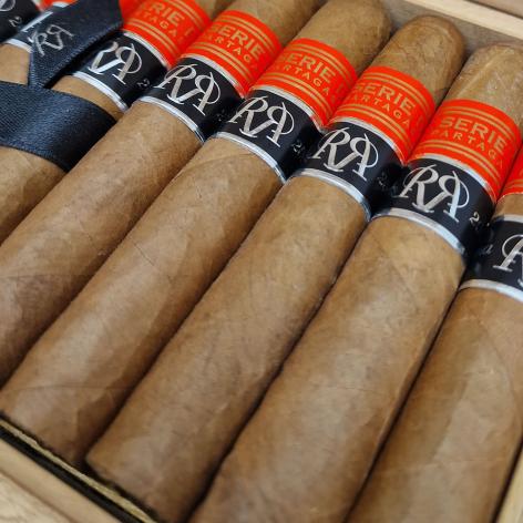 Lot 329 - Partagas Serie D No.4 Reserva